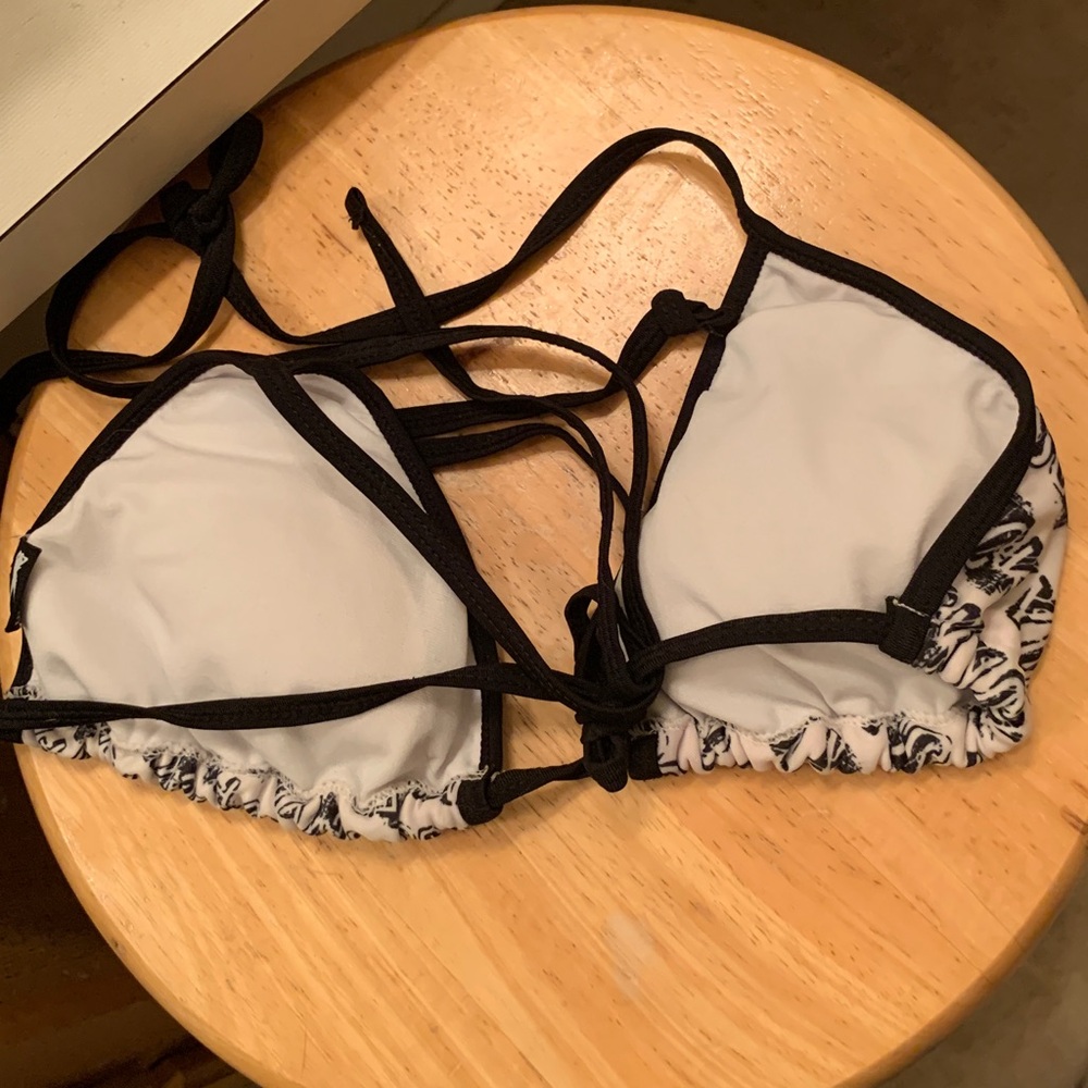 Hustler Hollywood Black and White Bikini - Picture 4 of 6